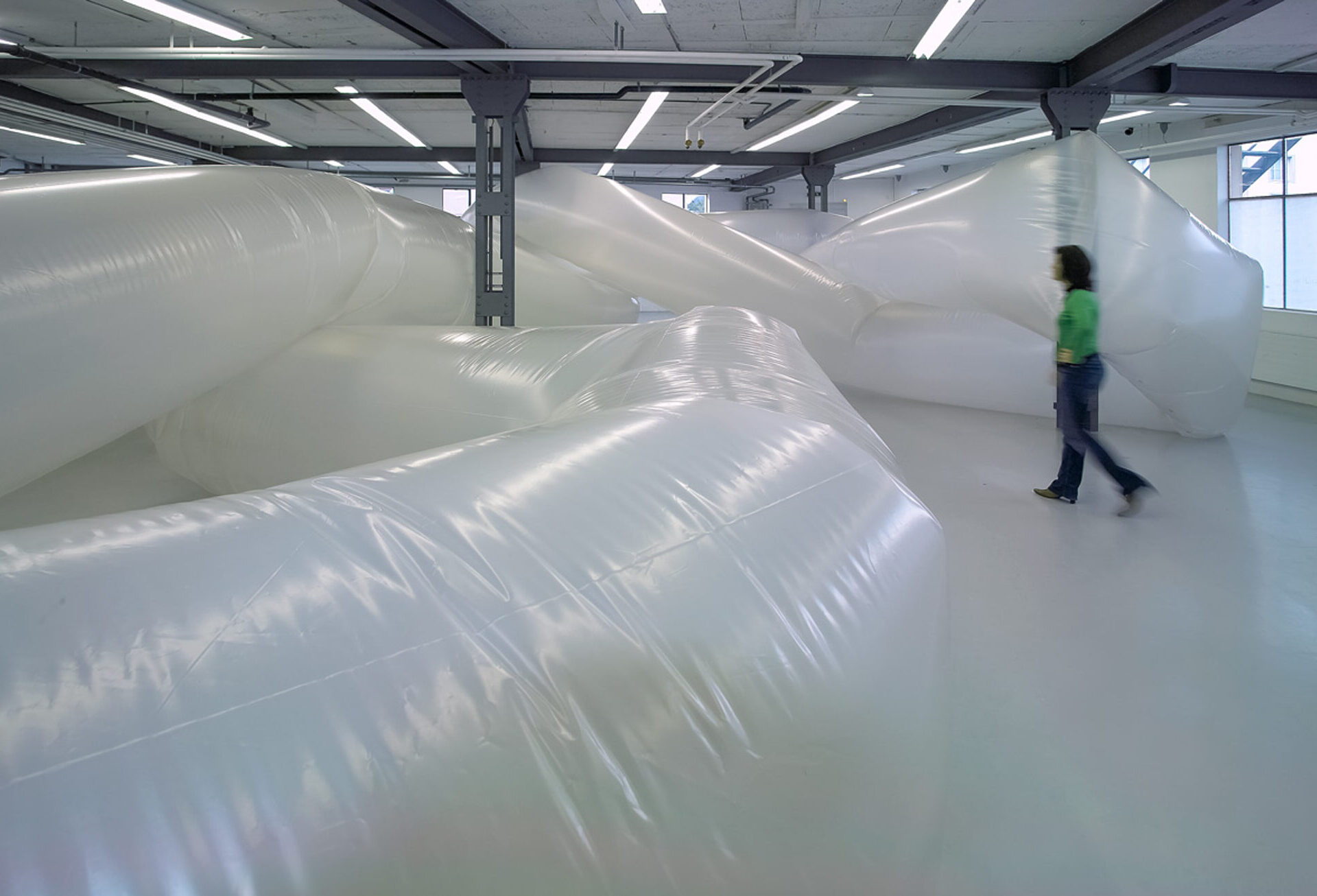 Lucie Schenker – Oneline