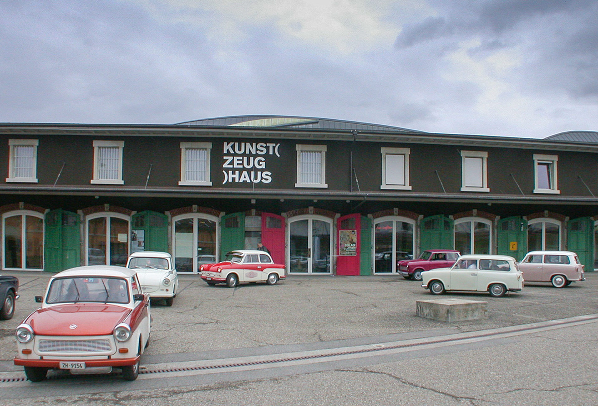 Besuch des Trabantclub Schweiz in der Ausstellung Mauerfall und Bilderreisen