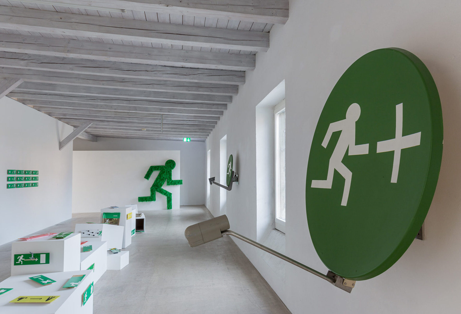 Hans Thomann, Installation