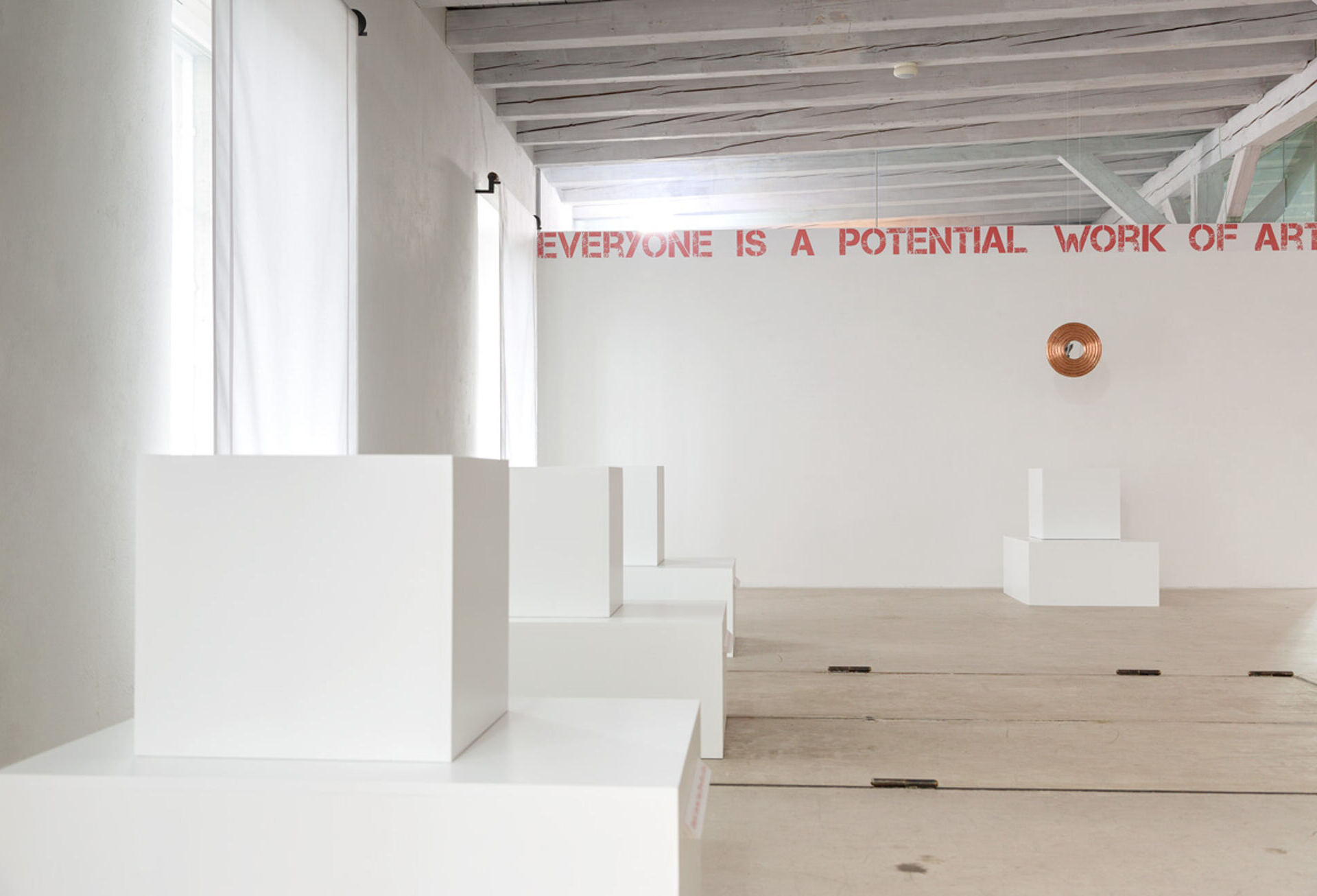 Preeti Chandrakant, ArtBeings Sockel und PreetiMirror