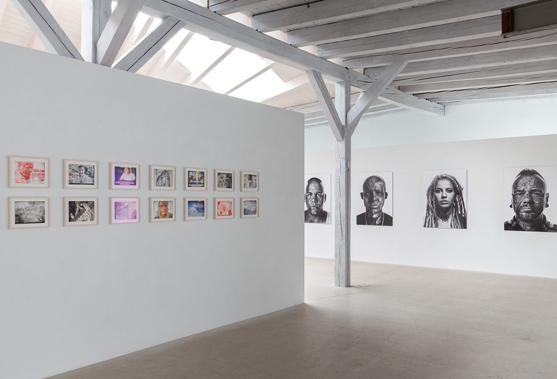 Marcel Gähler, Zeichnung; Andres Herren, Fotografie (im Hintergrund)